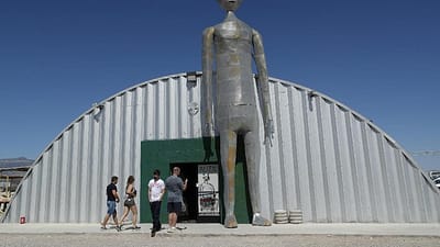 Warga Amerika Serikat Heboh Alien Masuk Mal, Dikepung Puluhan Polisi