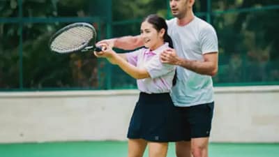Momen Prilly Latuconsina Dilatih Tenis oleh Reza Rahadian, Mesra Bikin Baper