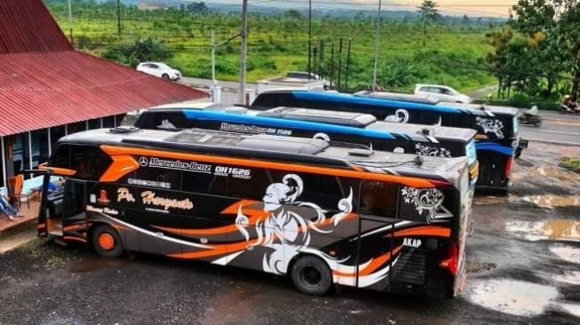 Siapa Pemilik PO Haryanto? Viral Busnya Seruduk Pajero di dalam di Tol Semarang-Batang