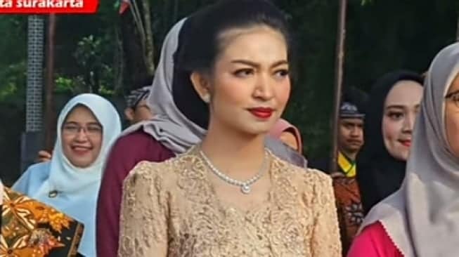 Pakai Kebaya kemudian Berkonde, Penampilan Selvi Ananda di area pada HUT Solo Disanjung Netizen: Keadaan Bu Wapres
