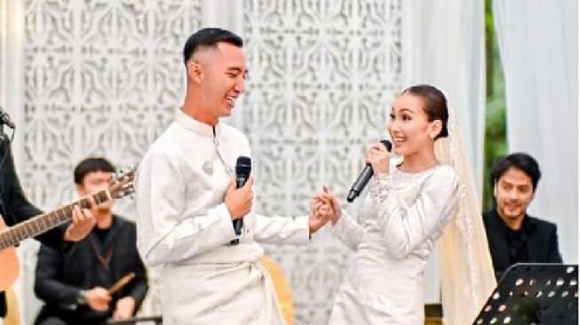Mengenal Invisible String, Teori Soal Jodoh yang tersebut mana Dialami Ayu Ting Ting dan juga Muhammad Fardana