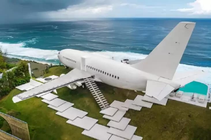 Keren, Jet Boeing 737 Hal ini adalah Disulap Jadi Vila Mewah pada Bali