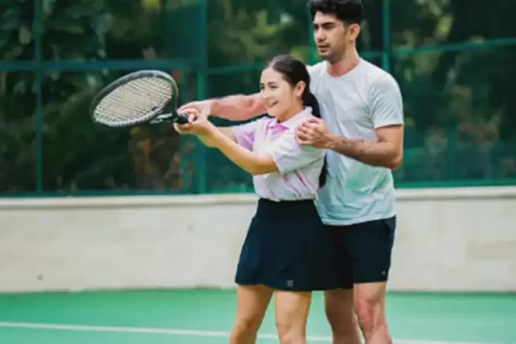 Momen Prilly Latuconsina Dilatih Tenis oleh Reza Rahadian, Mesra Bikin Baper