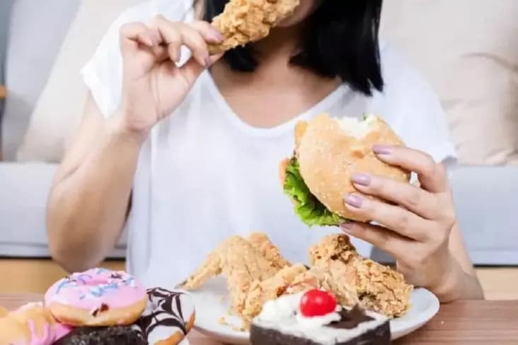 Junk Food Jadi Makanan Pilihan Wanita yang digunakan mana Kesepian, Dipicu Depresi?