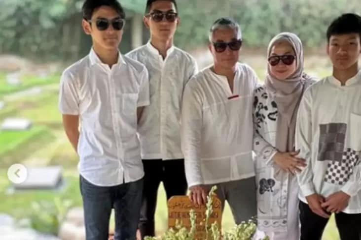 Irgi Achmad Fahrezi Berduka, sang Ibunda Meninggal Global